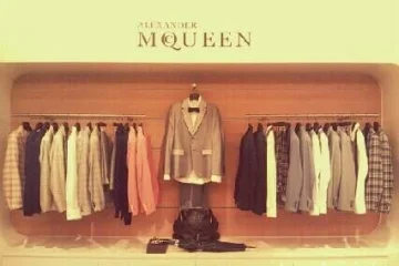 Магазин одежды Alexander McQueen фотография 2
