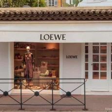 Магазин женской одежды и кожгалантереи Loewe фотография 7
