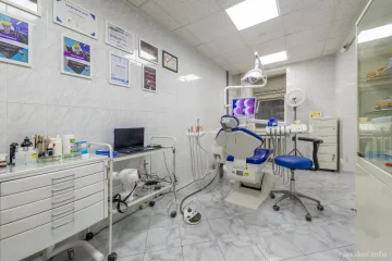 Стоматология КМ-МЕД центр на 1-й Брестской улице фотография 2