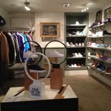 Магазин кроссовок и одежды от мировых брендов Sneakerhead на Никольской улице фотография 7